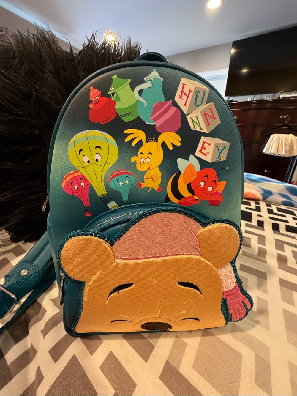 Loungefly Winnie the Pooh Heffa-Dream Glow Mini Backpack GLOW IN THE DARK.